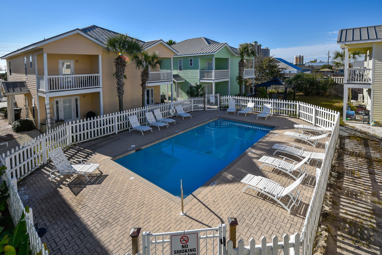 Sport & Beauty 4, Beach Bungalow by Book That Condo, Bay