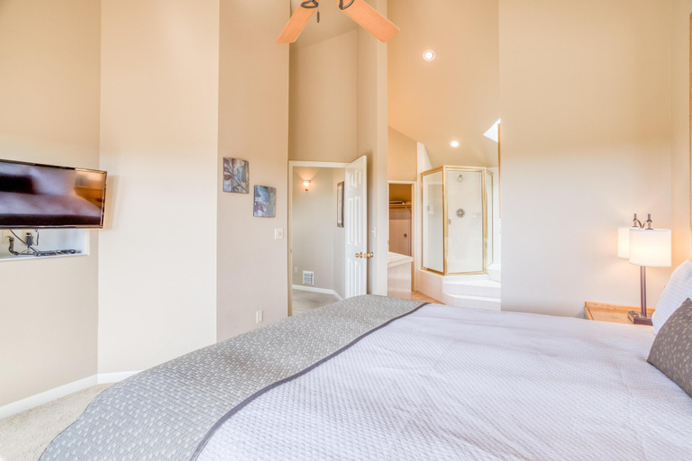 Bedroom, River Ridge 517AB, Deschutes