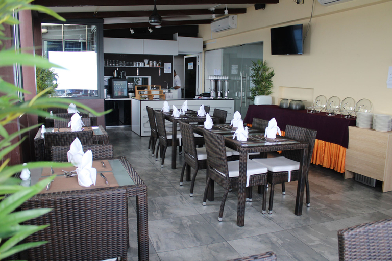 Food & Drinks 5, Beehive Premier , Malé
