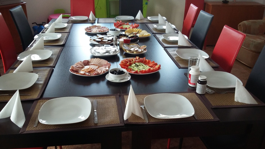 Food & Drinks 5, Pensiunea Nicolas, Sinaia
