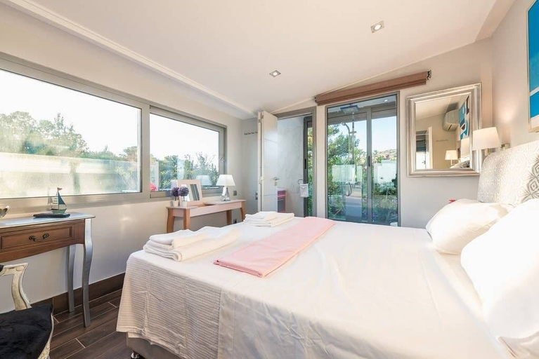 Bedroom 4, Sea View Apartment with Hot Tub & Sauna, Attica