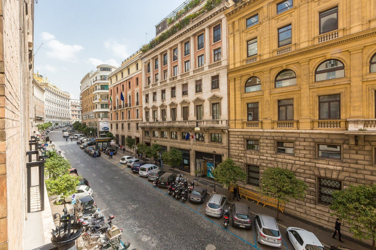 Exterior & Views 2, Prestigious Apartments Via Barberini, Roma