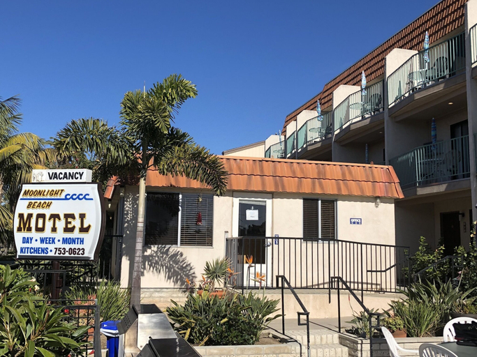 Exterior & Views 2, Moonlight Beach Motel, San Diego