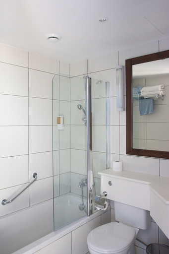 Bathroom 3, MarisMare Apartments