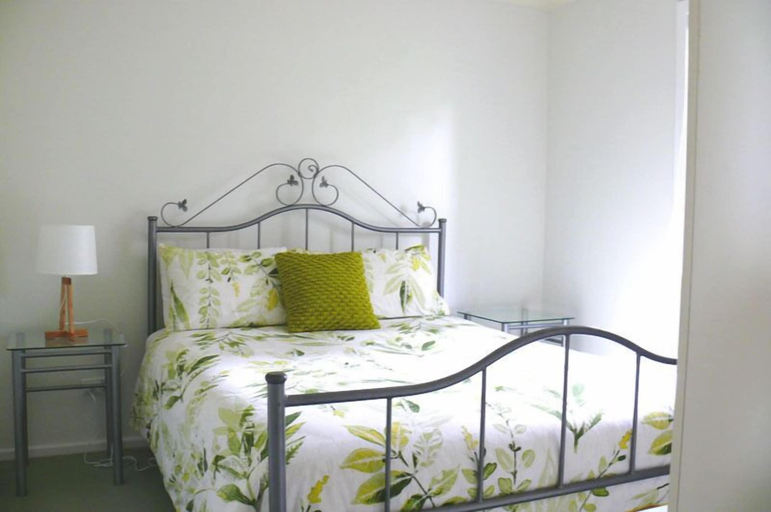 Bedroom 2, Riesling Country Cottages, Clare and Gilbert Valleys