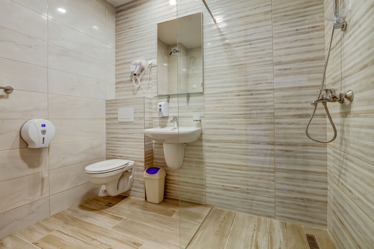 Bathroom 3, Adriatik Budva apartments