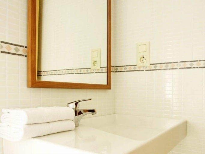 Bathroom 3, Apartamentos Zahara 24, Tarragona