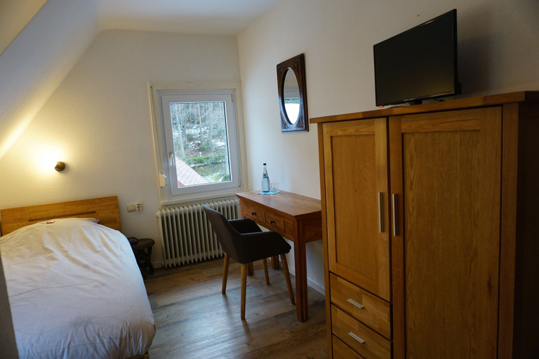 Bedroom 3, Pension Talblick, Freudenstadt