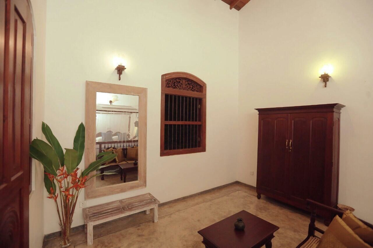 Others 5, The Ginger House, Habaraduwa