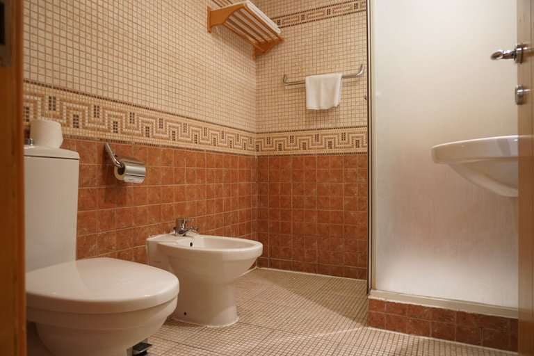 Bathroom 3, E5 Apartments, Manama