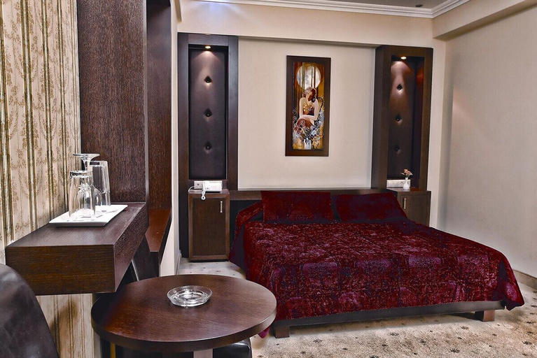 Bedroom 3, Phaidon Hotel & Spa, West Macedonia