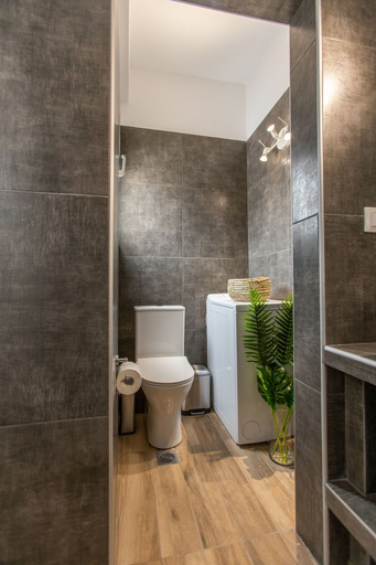 Bathroom 4, Raise comfy studios in the heart of Athens, Attica