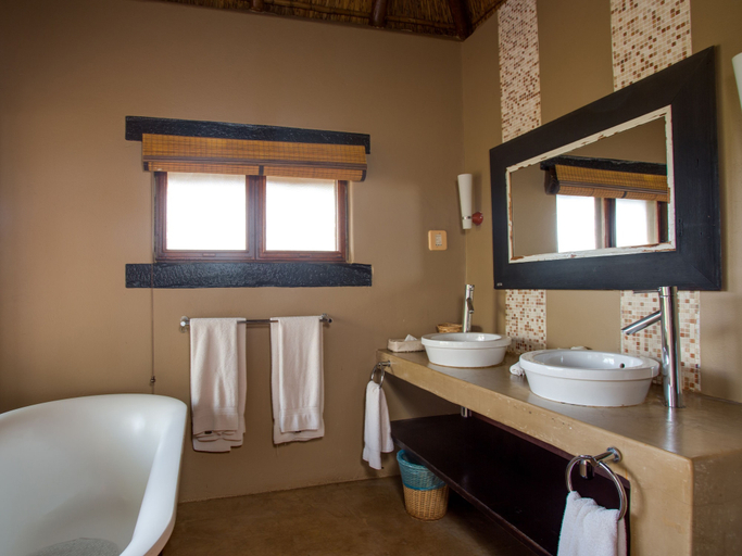 Bathroom 4, Madikwe River Lodge, Waterberg