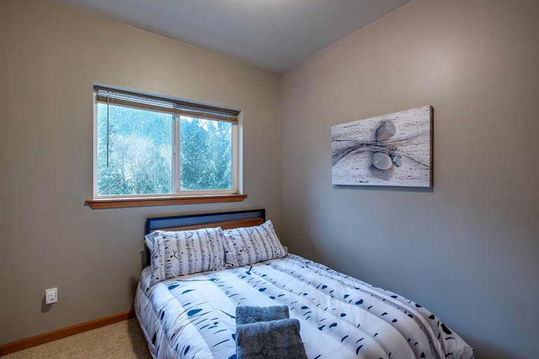Bedroom 2, 20GS - WiFi - F/P - W/D - Sleeps 6, Whatcom