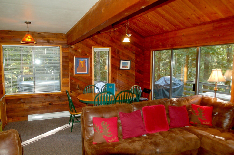 Others 5, 26SL - Hot Tub - BBQ - Game Room - Dishwasher - Sleeps 8, Whatcom