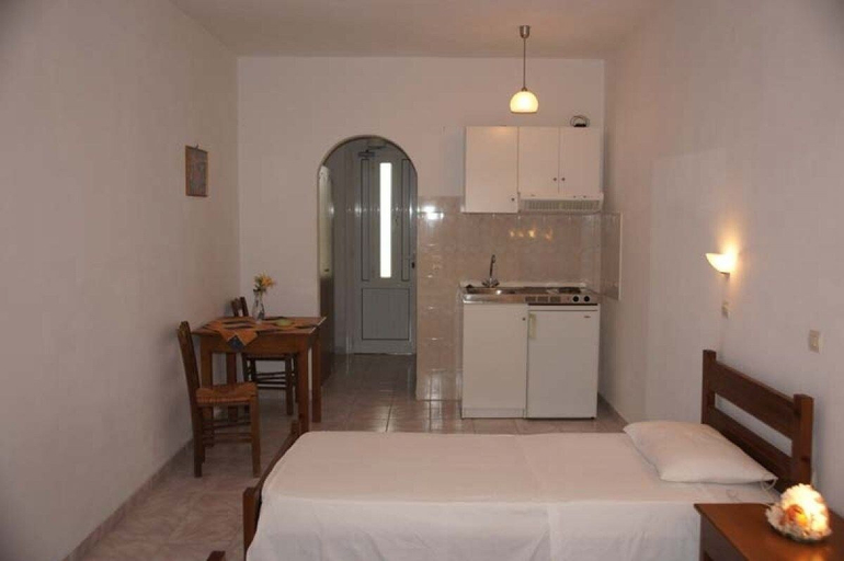 Bedroom 2, Dorana Trekking Hotel, South Aegean