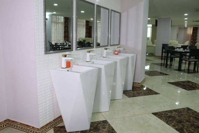 Bathroom 4, Mount Usambara Hotel, Tanga