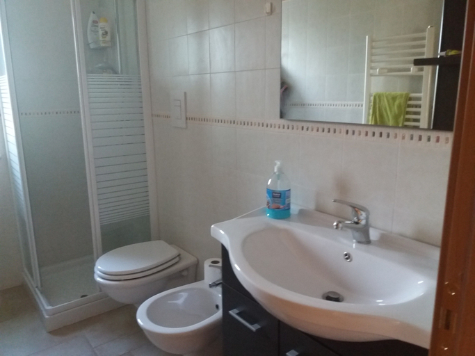 Bathroom, Villa Calendula, Bari