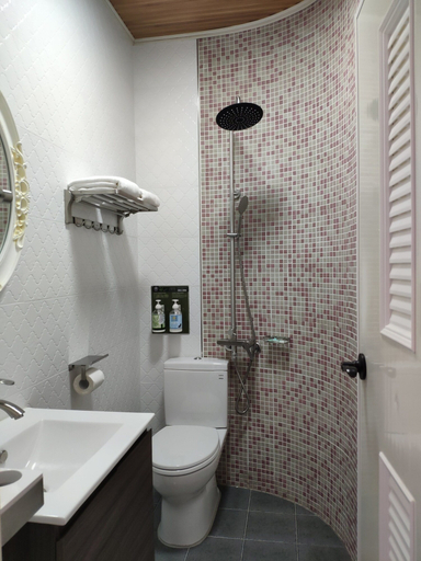 Bathroom 4, Teacher Cai Homestay, Pingtung