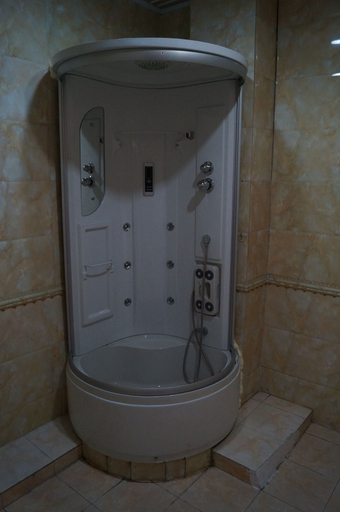 Bathroom, Atlas Hotel Ulaanbaatar, Ulan Bator