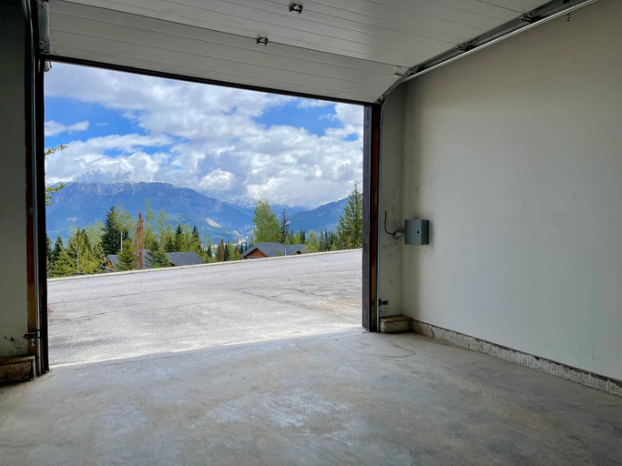Others 5, Whispering Pines, Columbia-Shuswap
