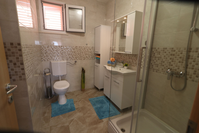 Bathroom 3, Holiday Home Adriatic View, Blato