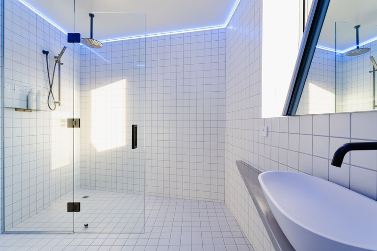 Bathroom, Quarters A2- Luxurious studio, Dunedin