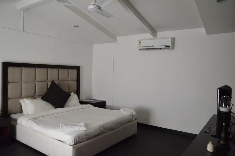 Bedroom 4, Marbela Beach Resort, North Goa