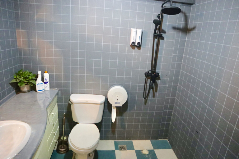 Bathroom 3, Qing Apartment Family Theatre, Chongqing