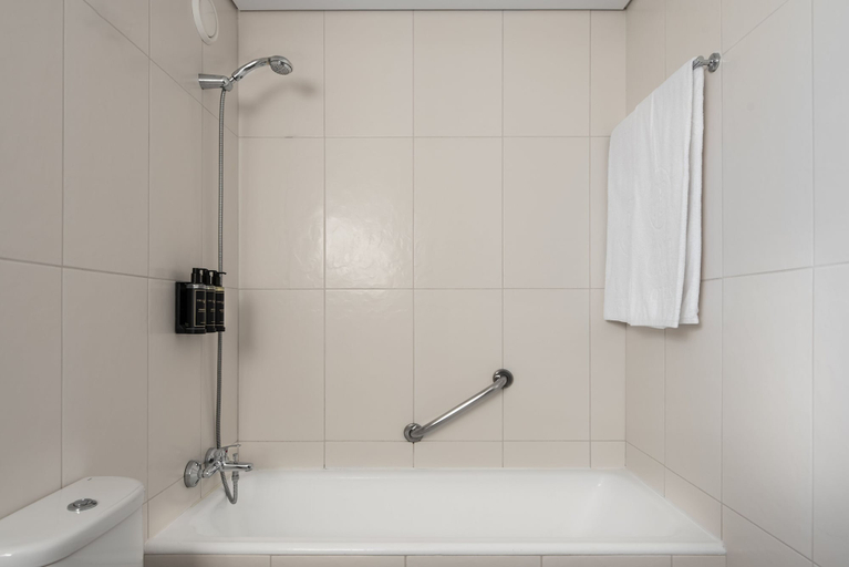 Bathroom 5, Dorma Praia Golfe, Espinho