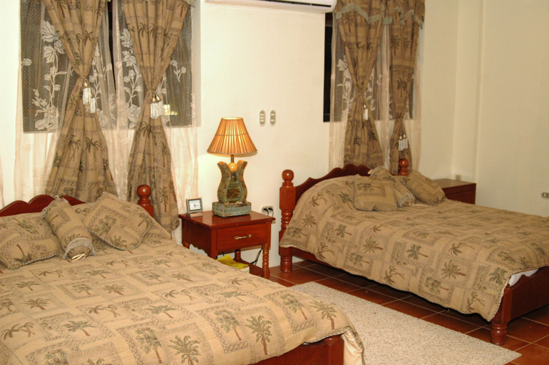Bedroom 2, Hotel Oasis Bluefields, Bluefields