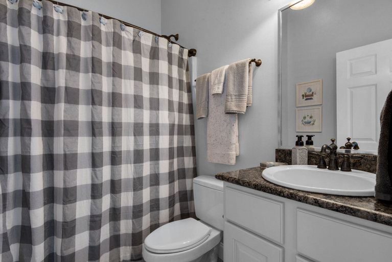 Bathroom 5, Miss Ellie, Okaloosa