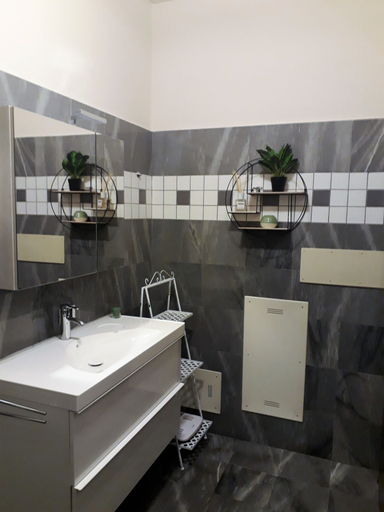 Bathroom 4, Holideal Campione Giulia Exclusive, Brescia
