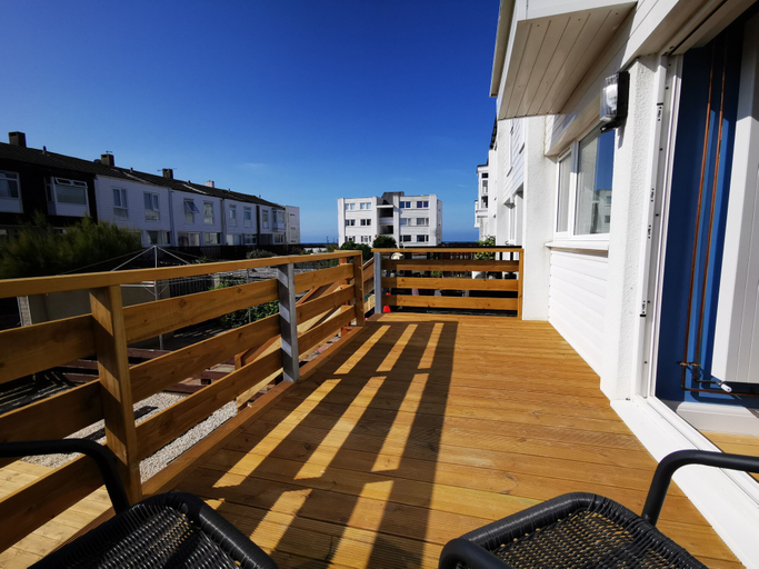 Others 5, No. 28 Contemporary Beach Side Property With sea Views, West Sussex