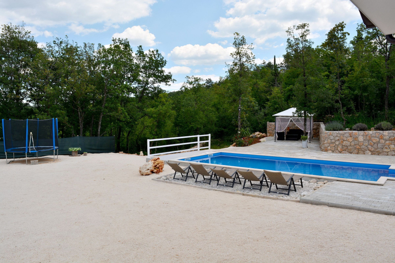 Sport & Beauty 5, Holiday House Jelena, Podbablje