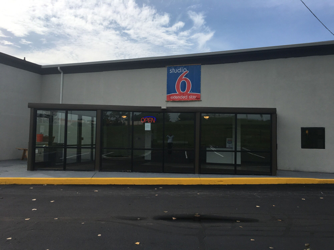 Exterior & Views 2, Studio 6 Indianapolis, IN, Marion