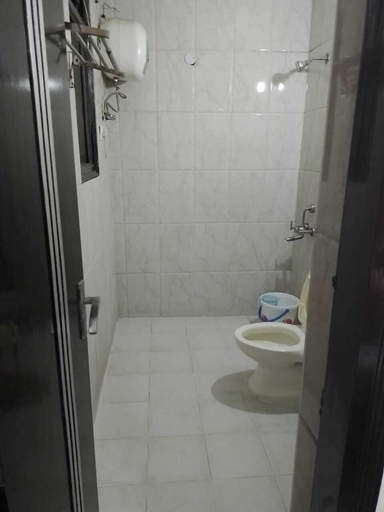 Bathroom, CWR Stays, Gautam Buddha Nagar