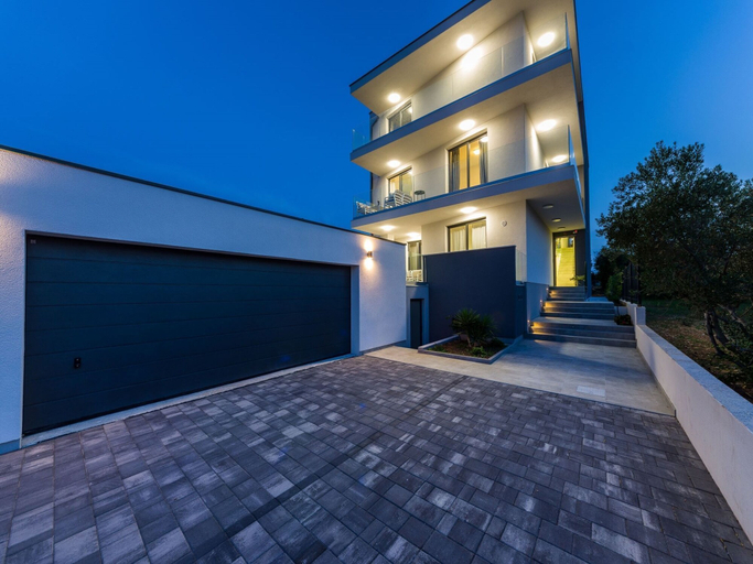 Exterior & Views 2, Modern Villa in Bibinje With Terrace, Sukošan