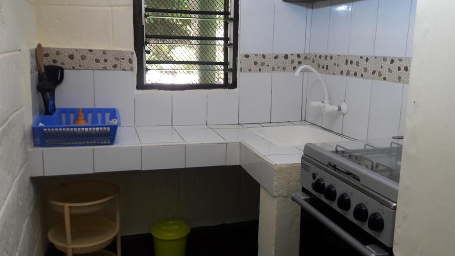 Bathroom 4, African Dream Cottages, Msambweni