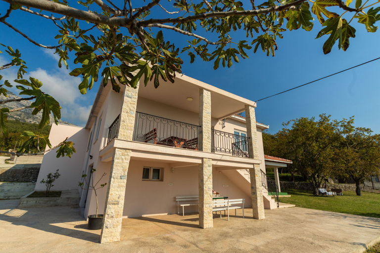 Exterior & Views 2, Uphill Glavanovic Villa