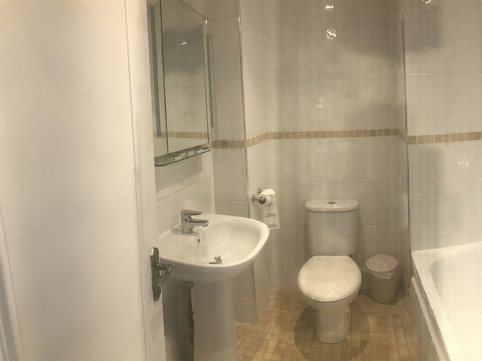 Bathroom 3, The Railway Inn, Torbay