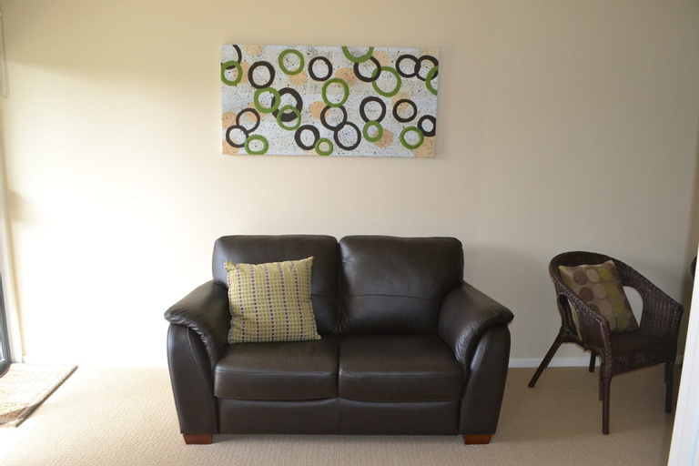 Others 5, Elsinor Townhouse 8 Mulwala, Corowa