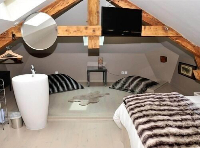 Bathroom 5, Lodges Lao, Rhône