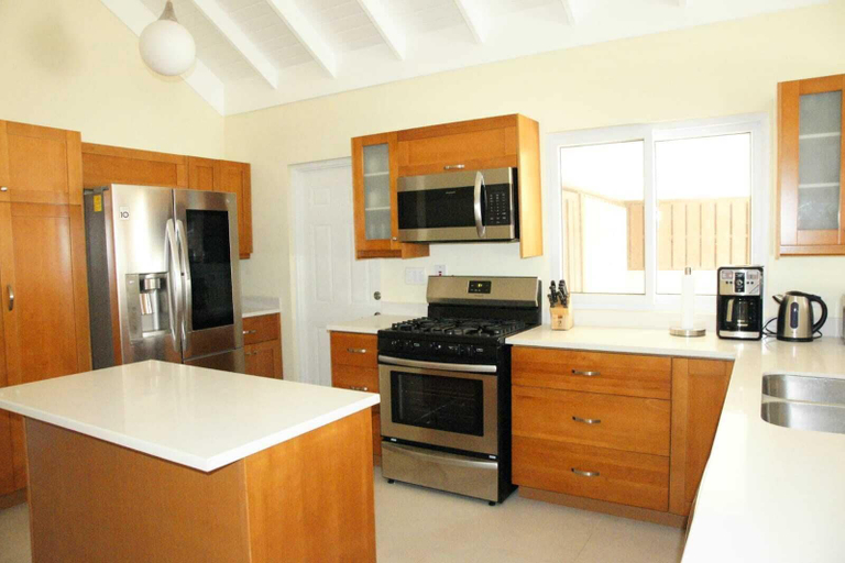 Others 4, The Crest Rental Management