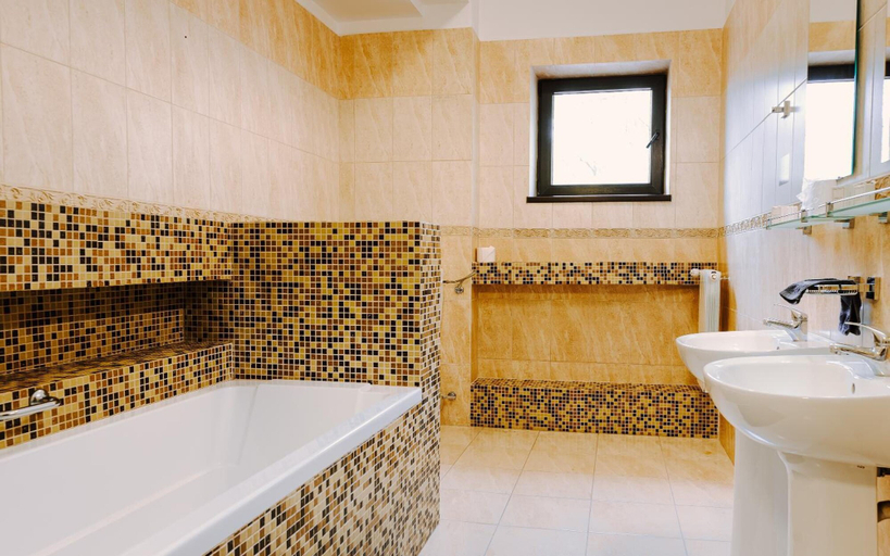 Bathroom 4, Septimia Hotels & Spa Resort, Odorheiu Secuiesc