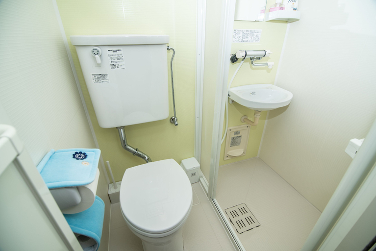 Bathroom 3, Kujira 303, Osaka