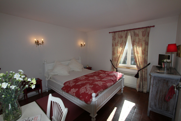 Bedroom 4, Le Clos Xavianne, Nord