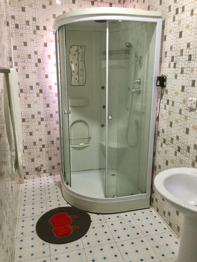 Bathroom, Monipee Hotel, Adansi North
