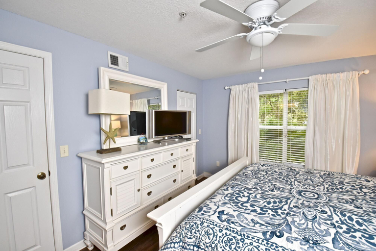 Bedroom 3, Modern and Beachy Second Floor Walk to Beach, Saint Johns