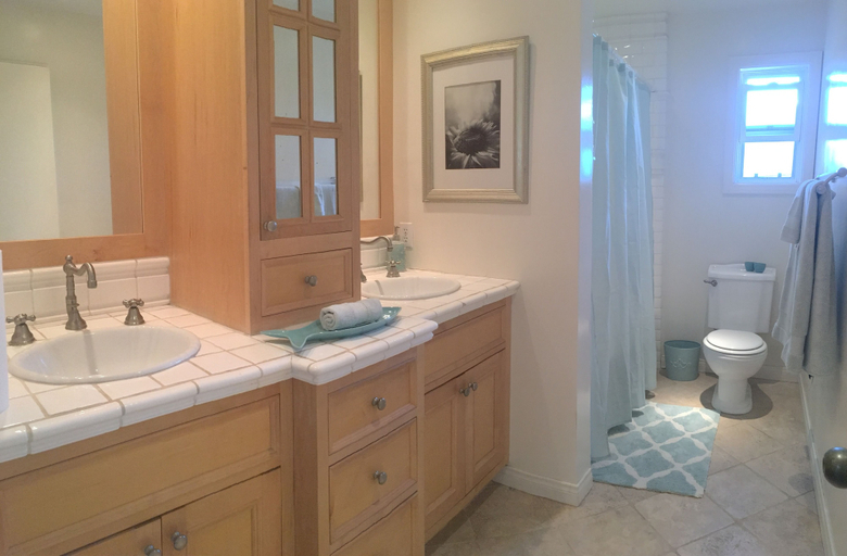 Bathroom, 2 Bedroom Townhome 2 Mins. to the Beach, San Diego
